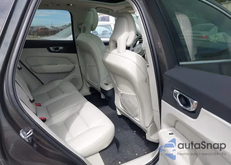 2018 Volvo Xc60 T5 Momentum from USA, damaged, VIN LYV102RK4JB082162